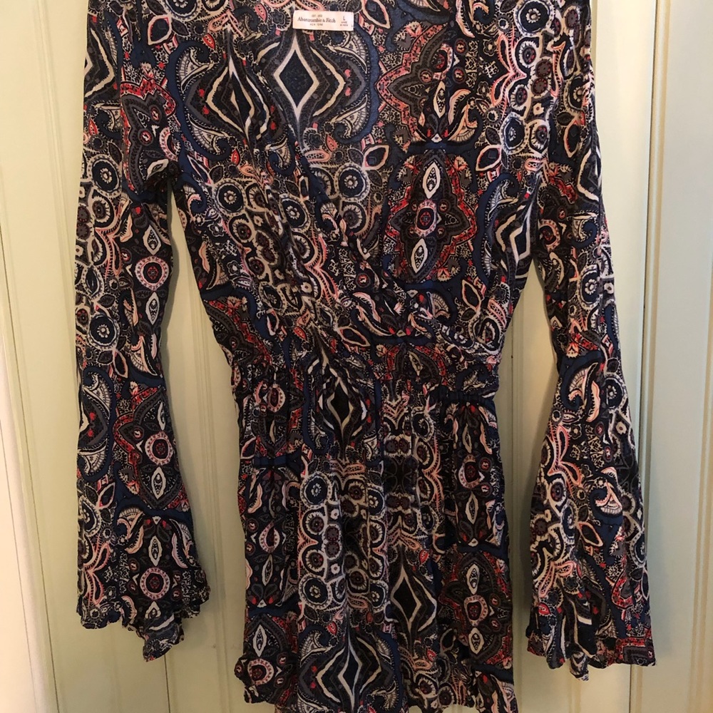 Abercrombie & Fitch Bell Sleeved Romper